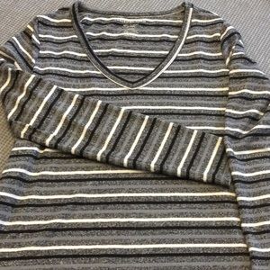 American Eagle women’s plush pullover sweater.